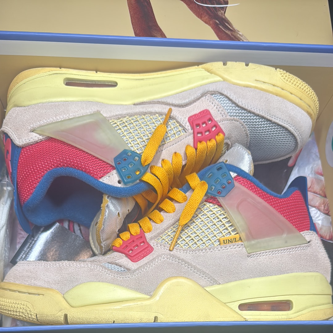 UNION × Nike Air Jordan 4 SP "Guava Ice/Light Fusion Red"