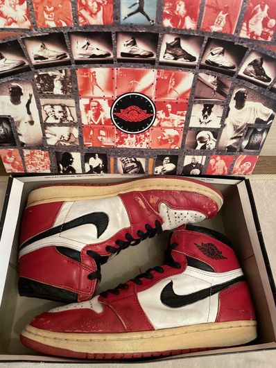 Nike Air Jordan 1 Retro High "Chicago" (2015)