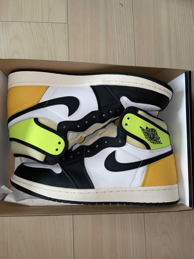 Nike Air Jordan 1 High OG "Volt Gold"