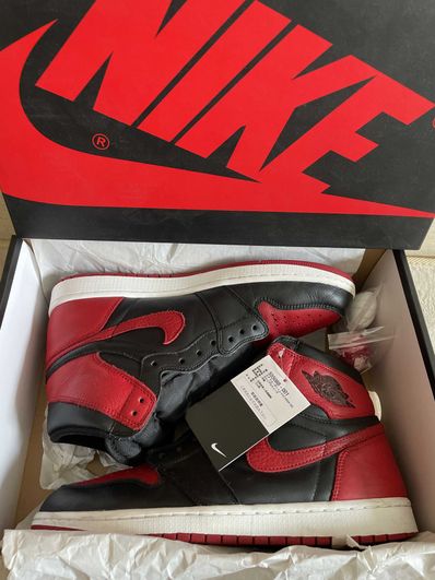 Nike Air Jordan 1 Retro High OG "Bred/Banned" (2016)
