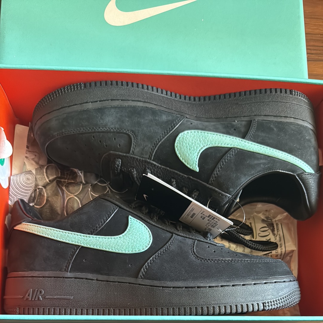 Tiffany & Co. × Nike Air Force 1 Low "1837"