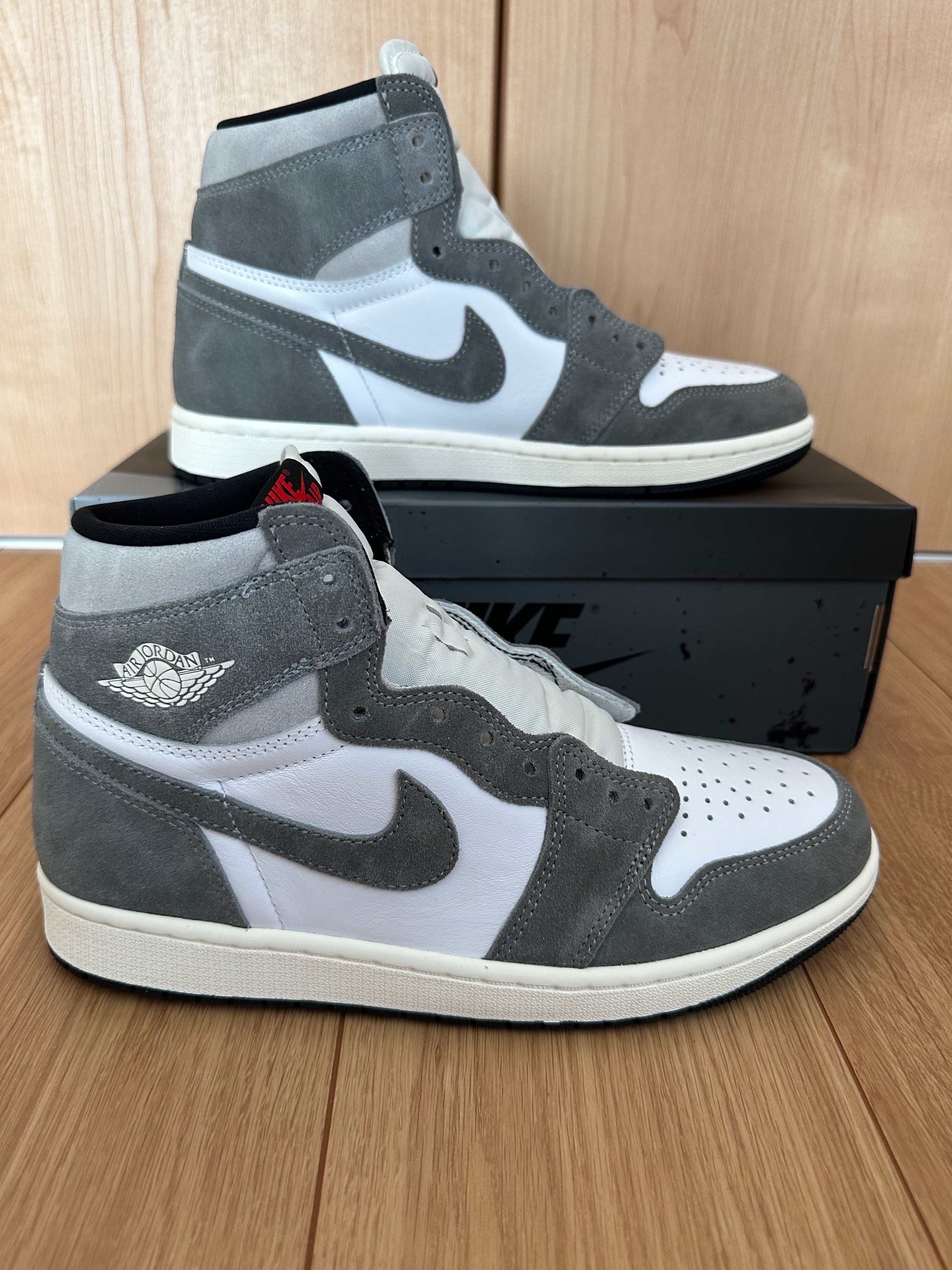 Nike Air Jordan 1 Retro High OG "Black and Smoke Grey"