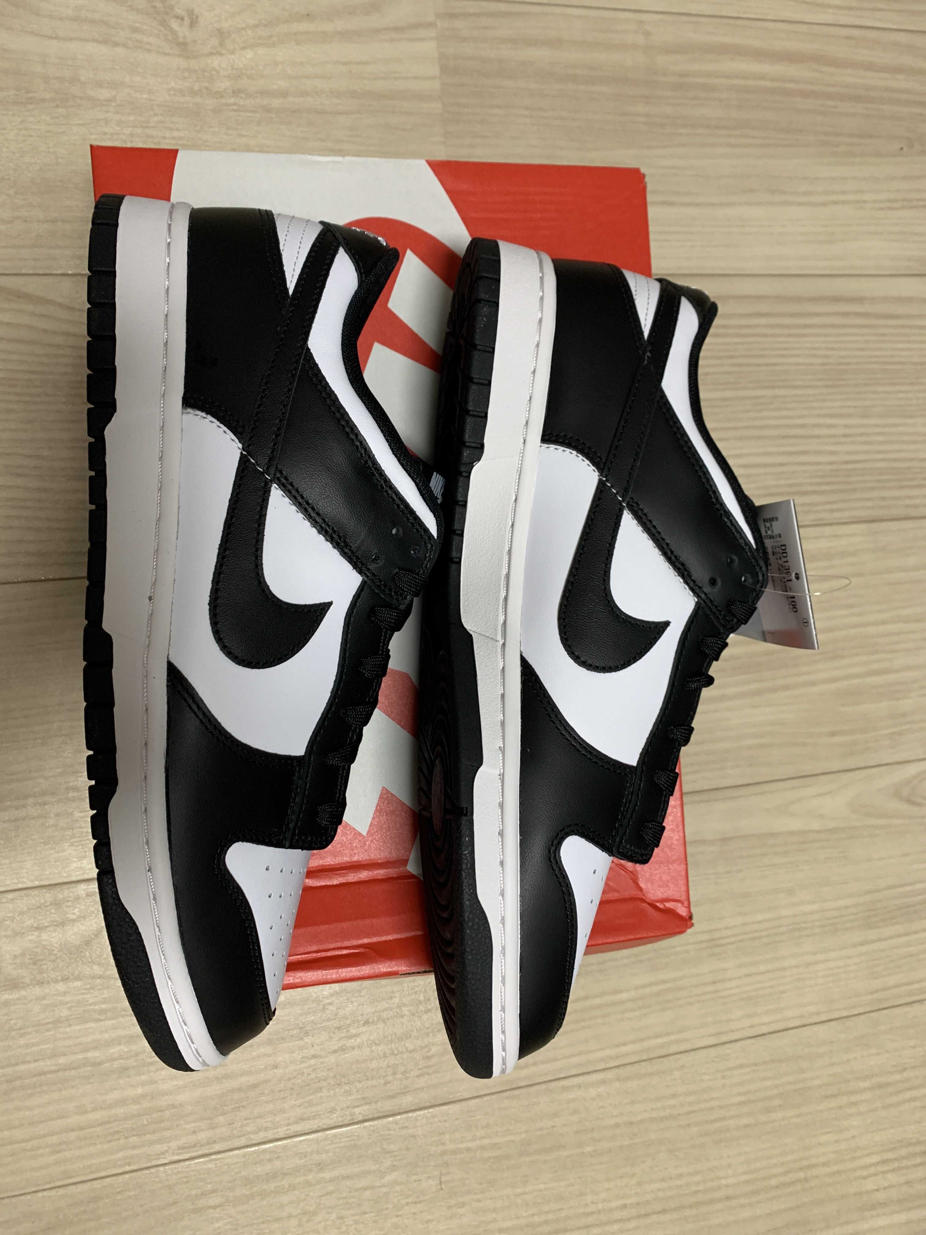 Nike Dunk Low Retro "Panda/White/Black"