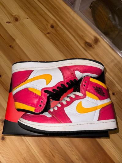 Nike Air Jordan 1 High OG "Light Fusion Red"