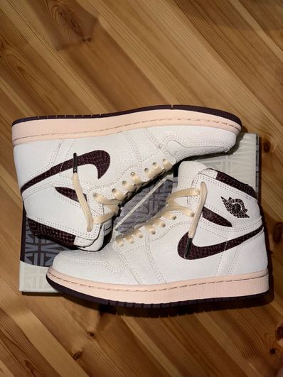 A Ma Maniere × Nike Air Jordan 1 Retro High OG "Sail and Burgundy"