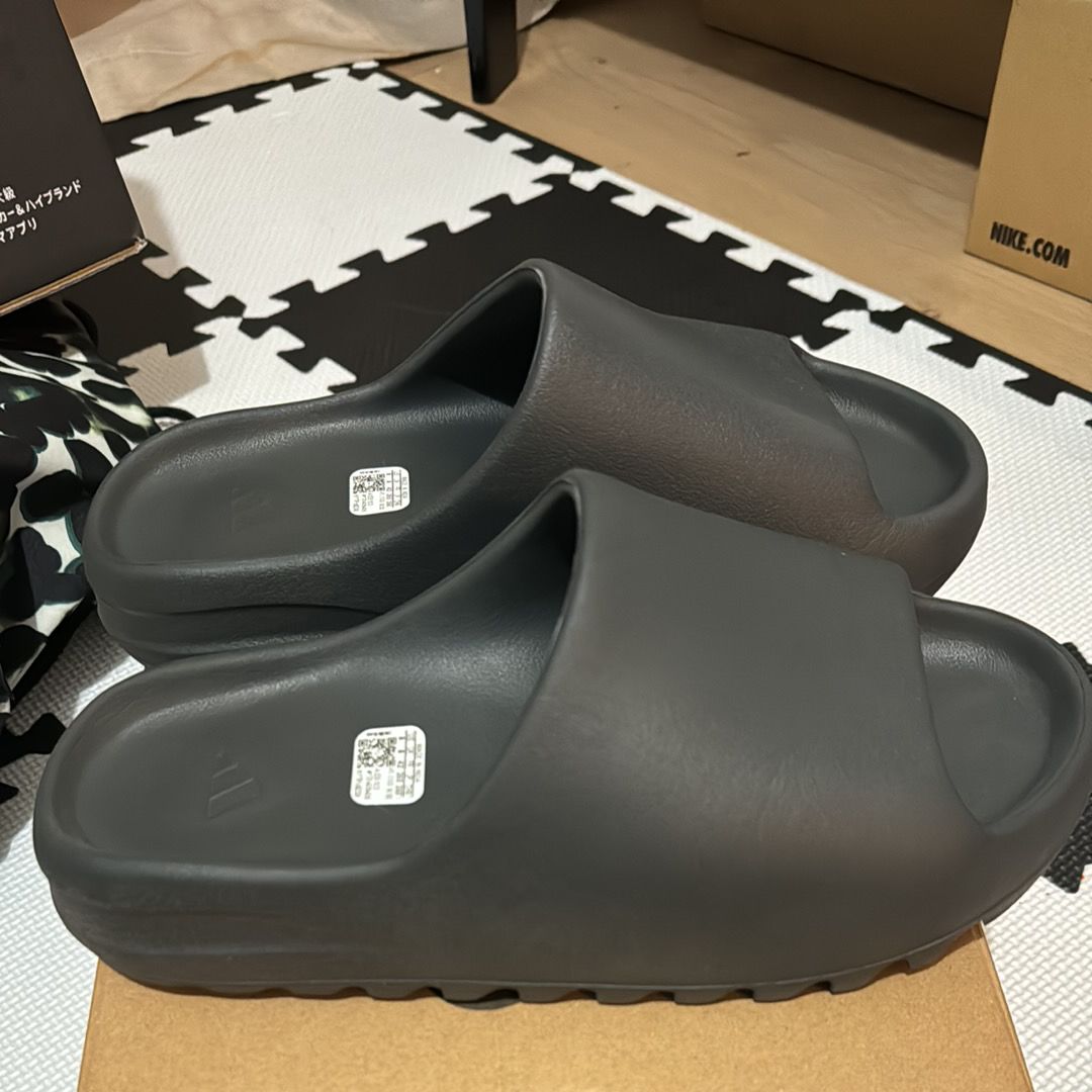 adidas YEEZY Slide "Dark Onyx"
