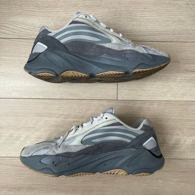 adidas YEEZY Boost 700 V2 "Tephra"