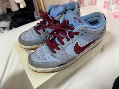 Nike SB Dunk Low Pro "Philadelphia Phillies/Valor Blue and Team Maroon"