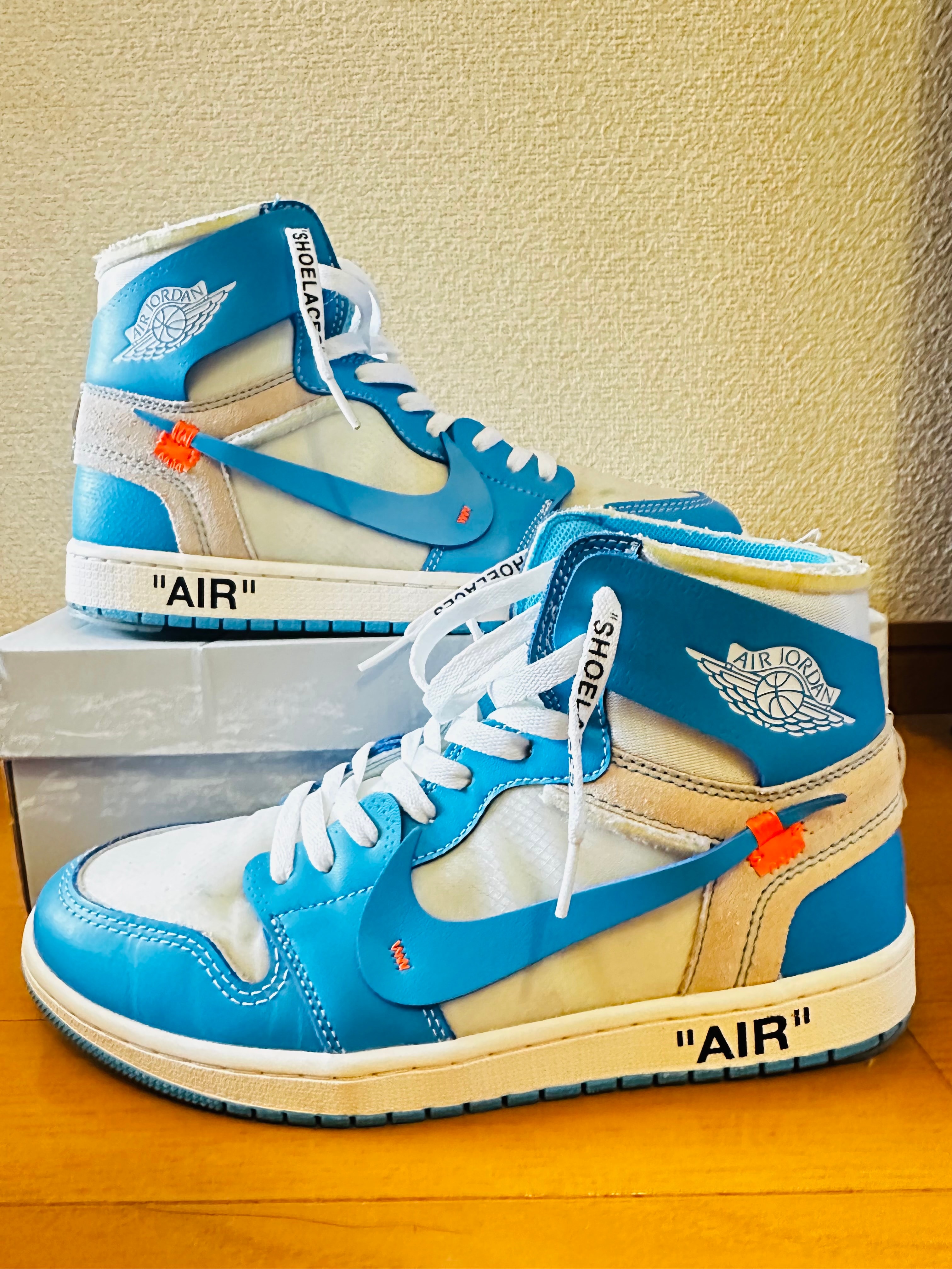 オフホワイト×ナイキ エアジョーダン1 ハイ UNC "ホワイト/ダーク パウダー ブルー"