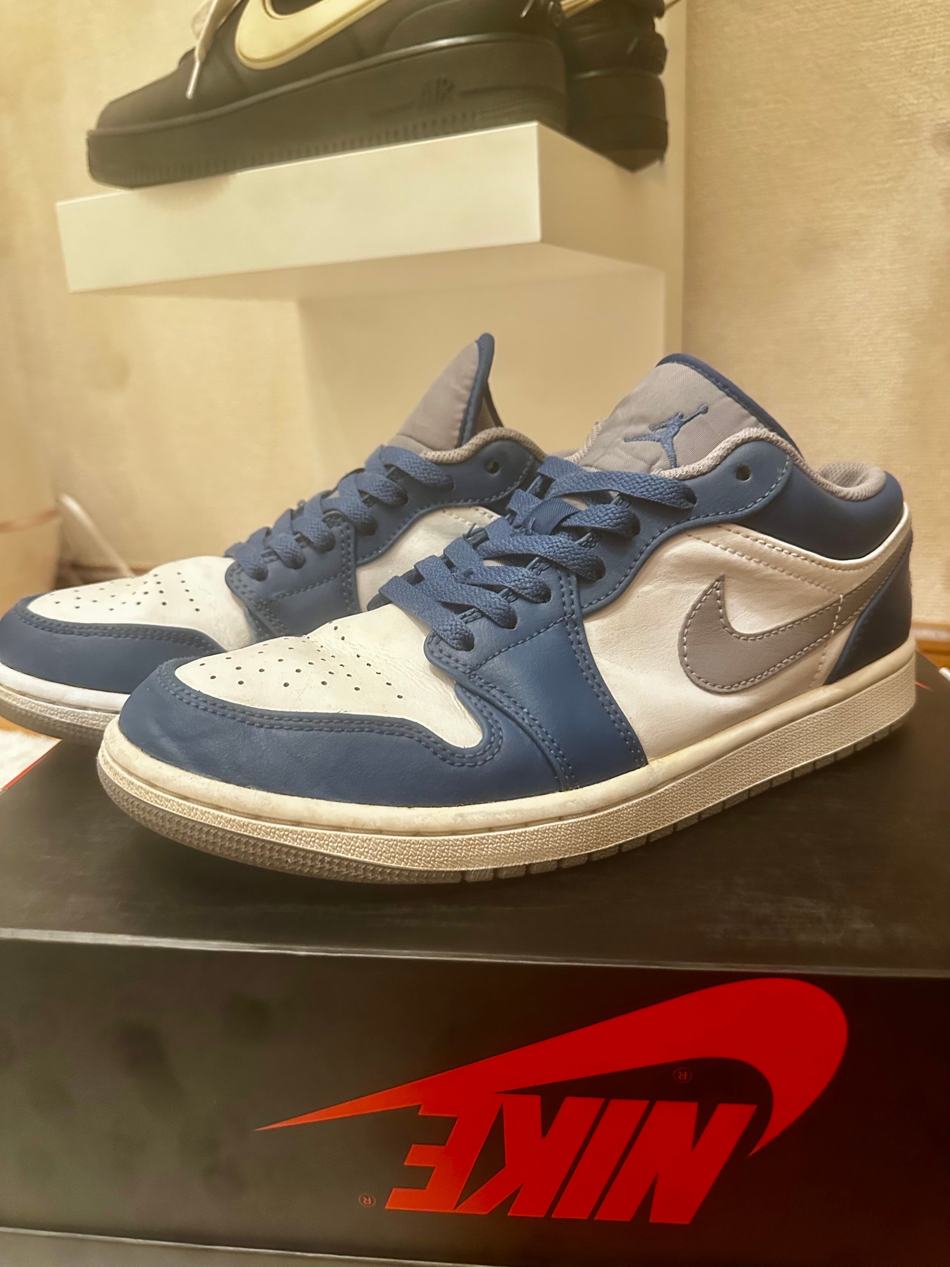 ナイキ エアジョーダン1 ロー "トゥルー ブルー"