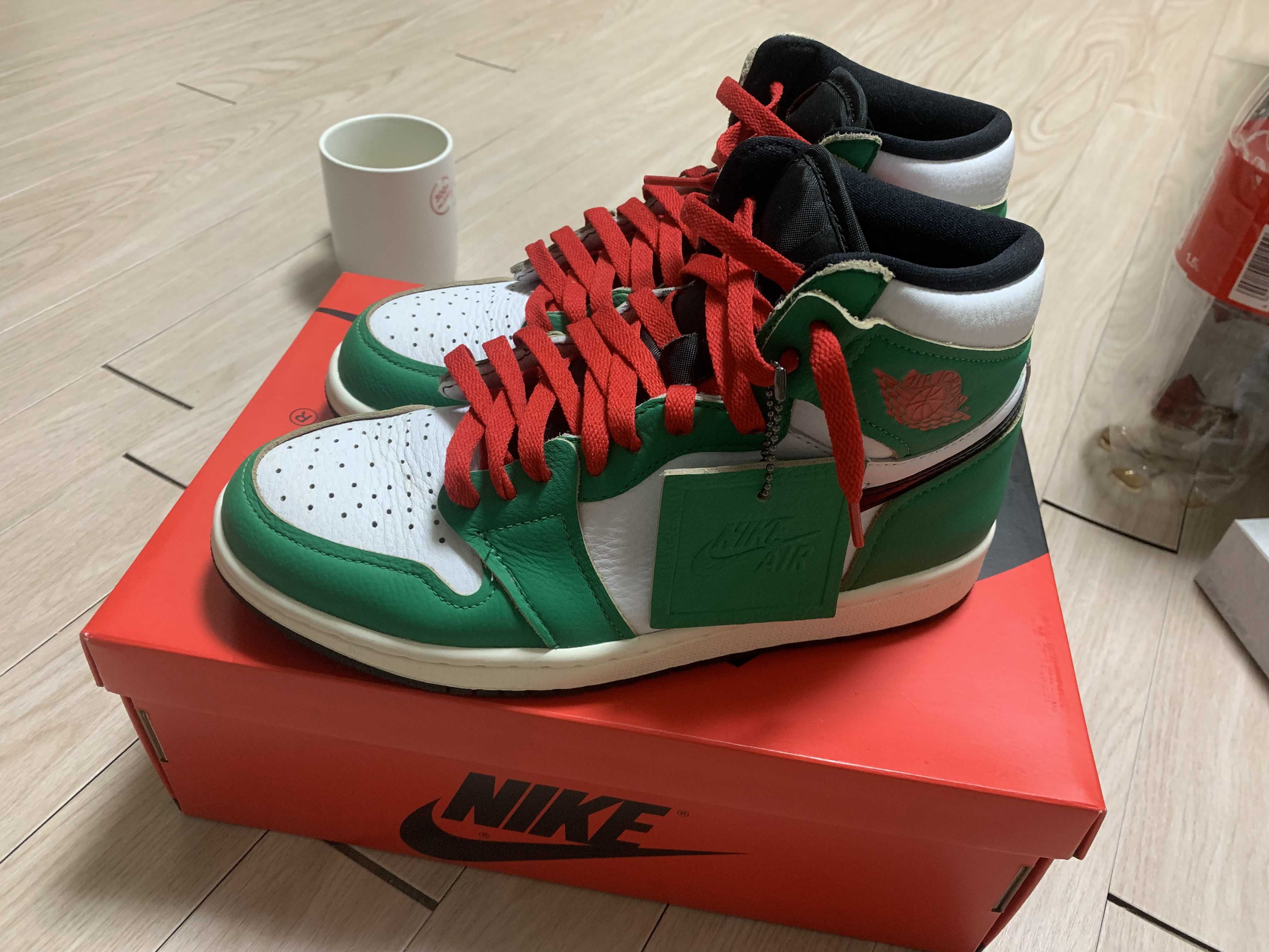Nike Women's Air Jordan 1 High OG "Lucky Green/White-Sail-Black"