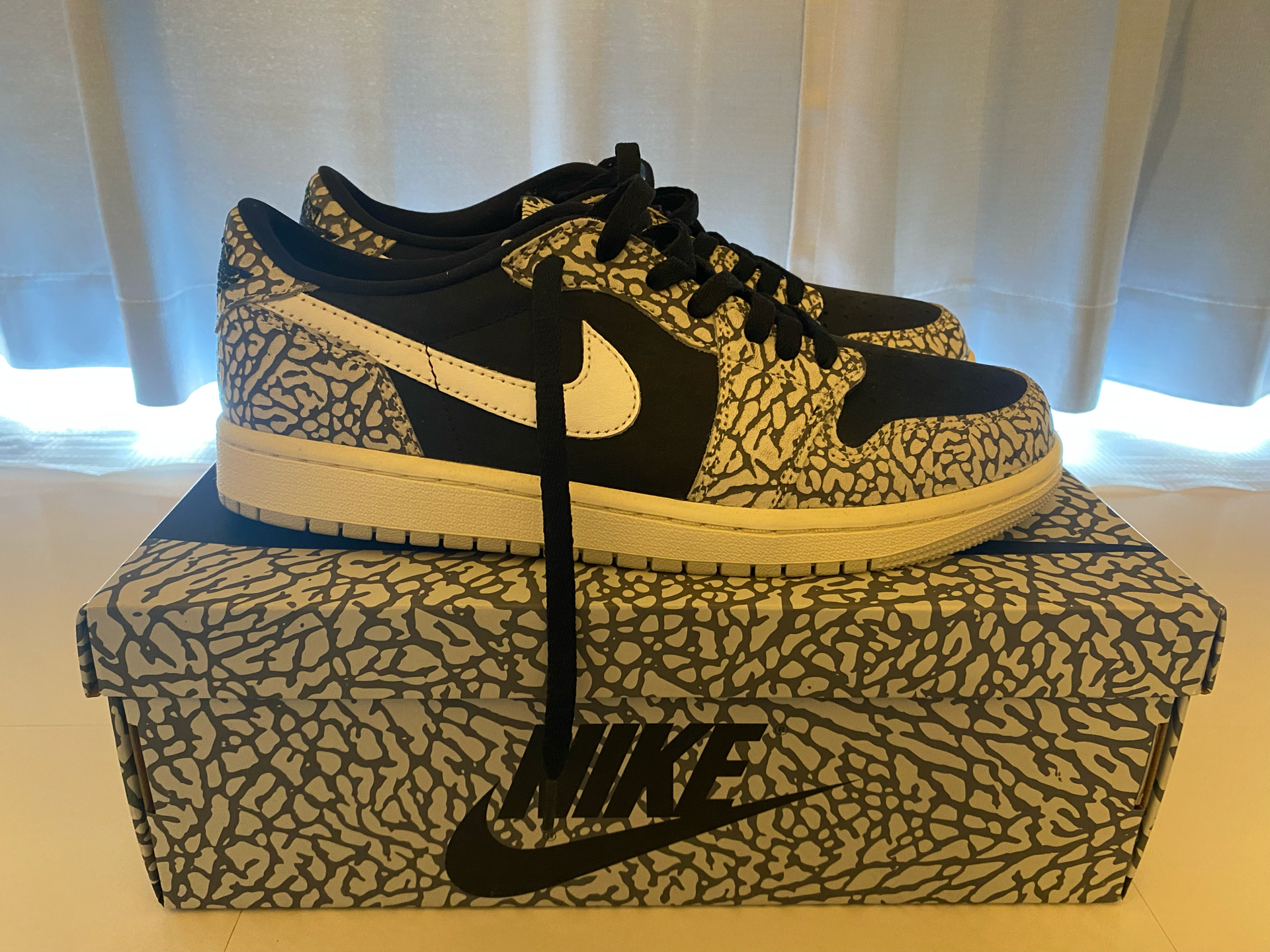 Nike Air Jordan 1 Retro Low OG "Black Cement"