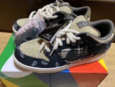 Travis Scott × Nike SB Dunk Low "Black/Parachute Beige"
