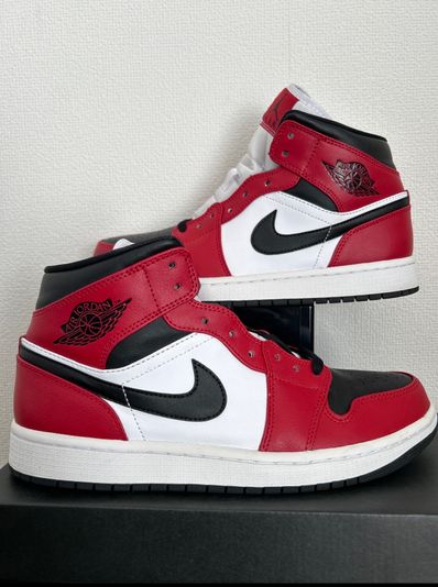 Nike Air Jordan 1 Mid "Chicago Black Toe"