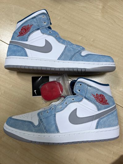 Nike Air Jordan 1 Mid SE "White/Hyper Royal/Red"