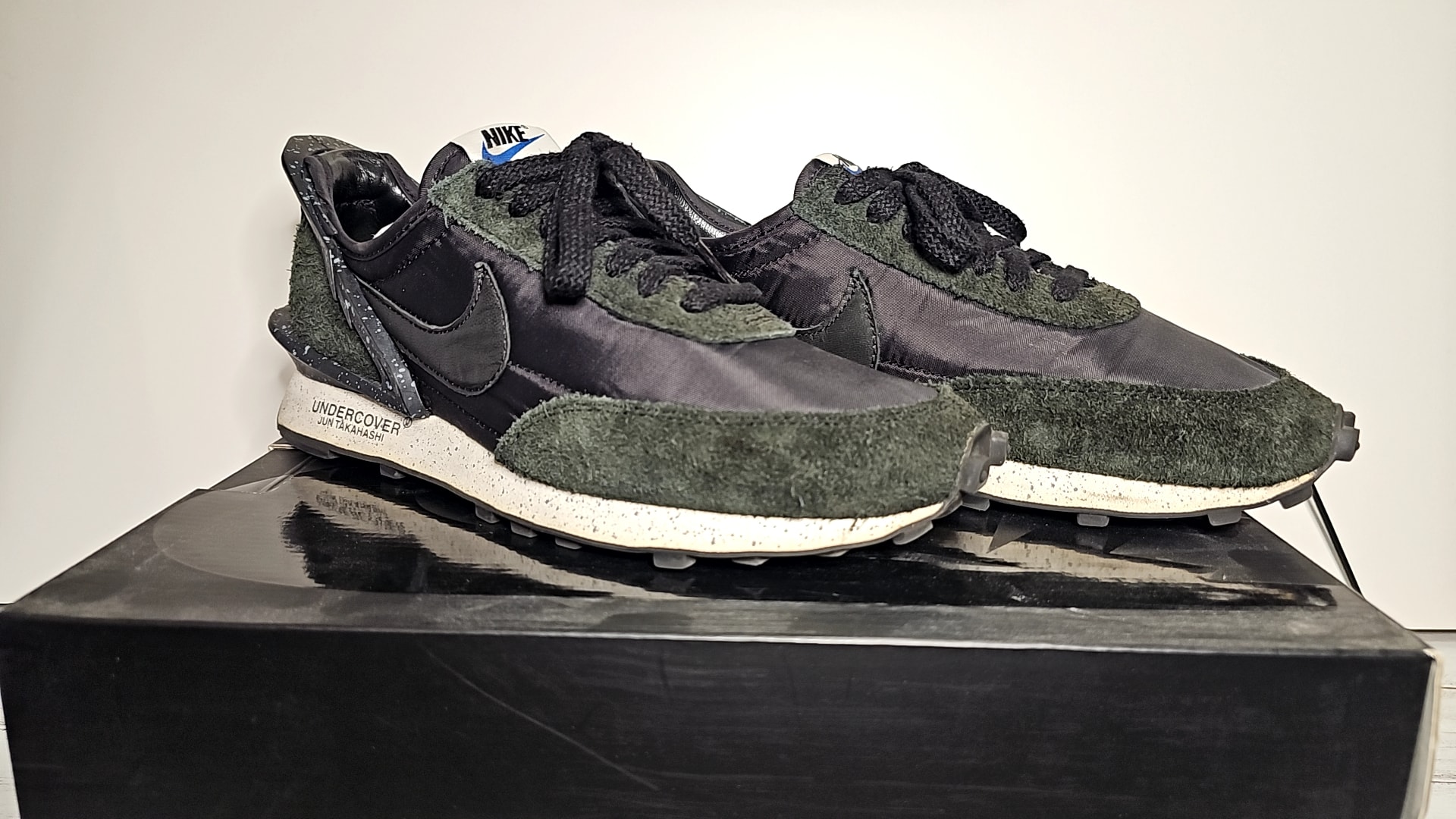 アンダーカバー × ナイキ ウィメンズ デイブレイク "ブラック/セイル"