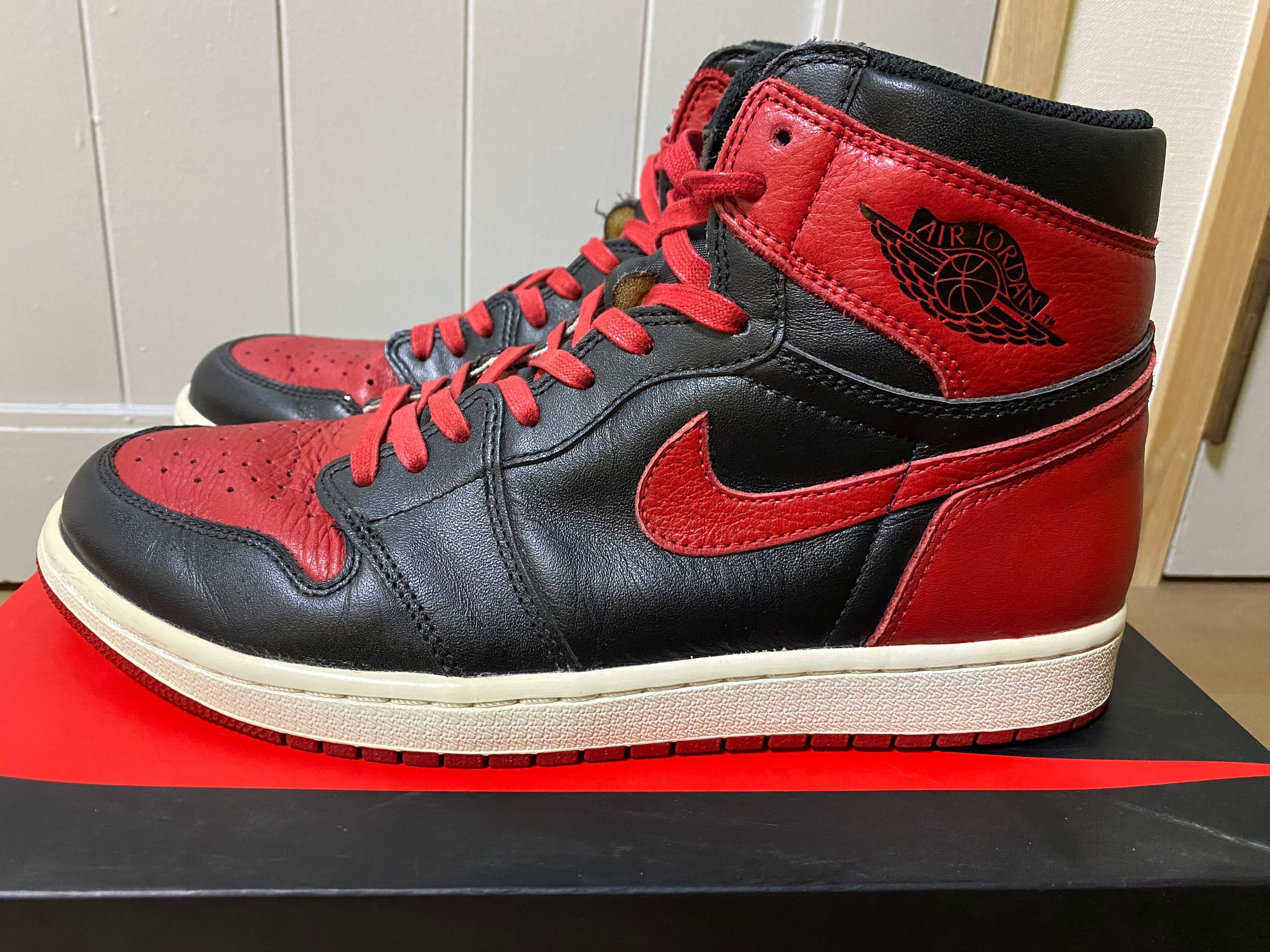 Nike Air Jordan 1 Retro High OG "Bred/Banned" (2016)