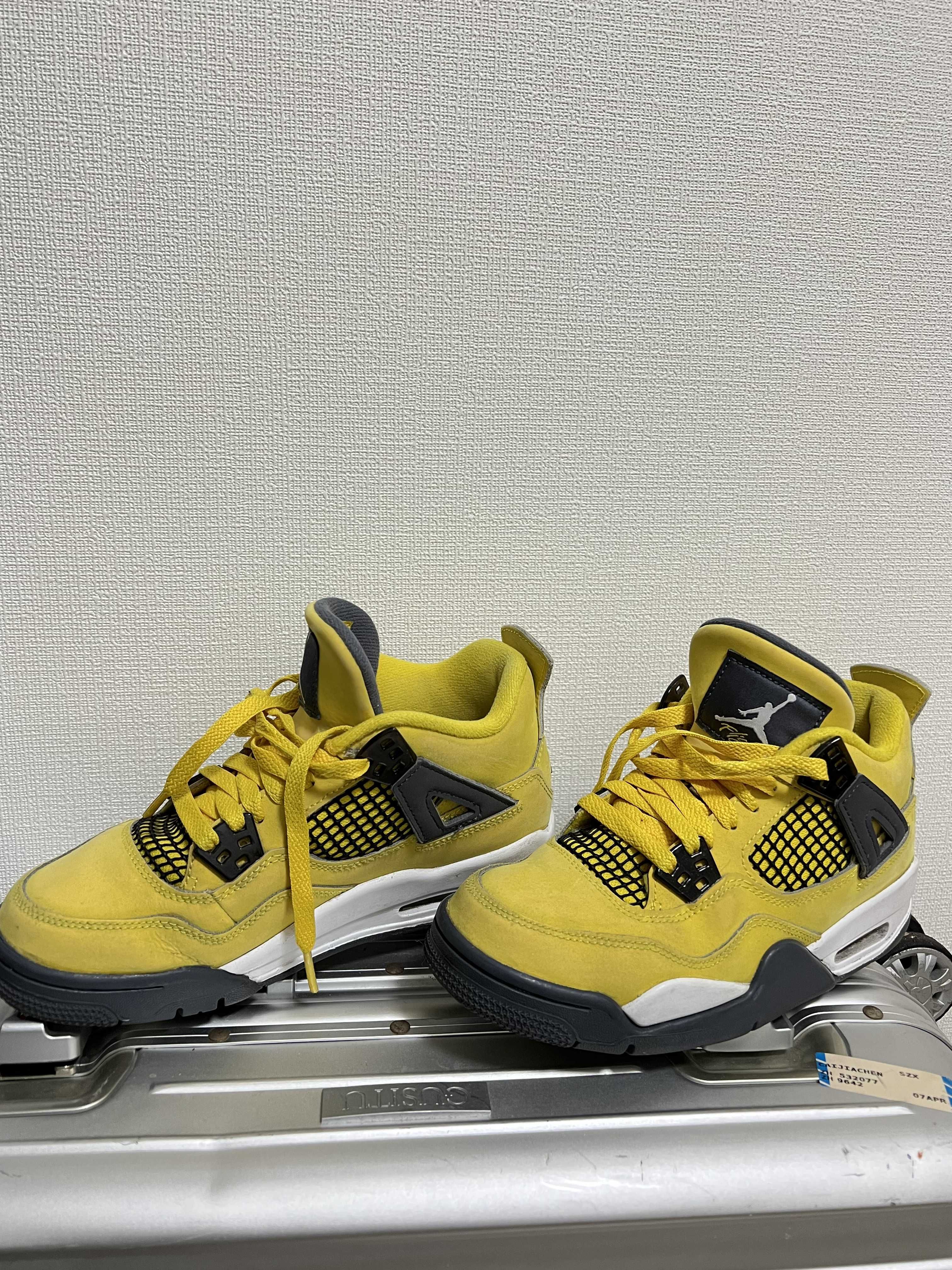 NIKE GS AIR JORDAN 4 "TOUR YELLOW"