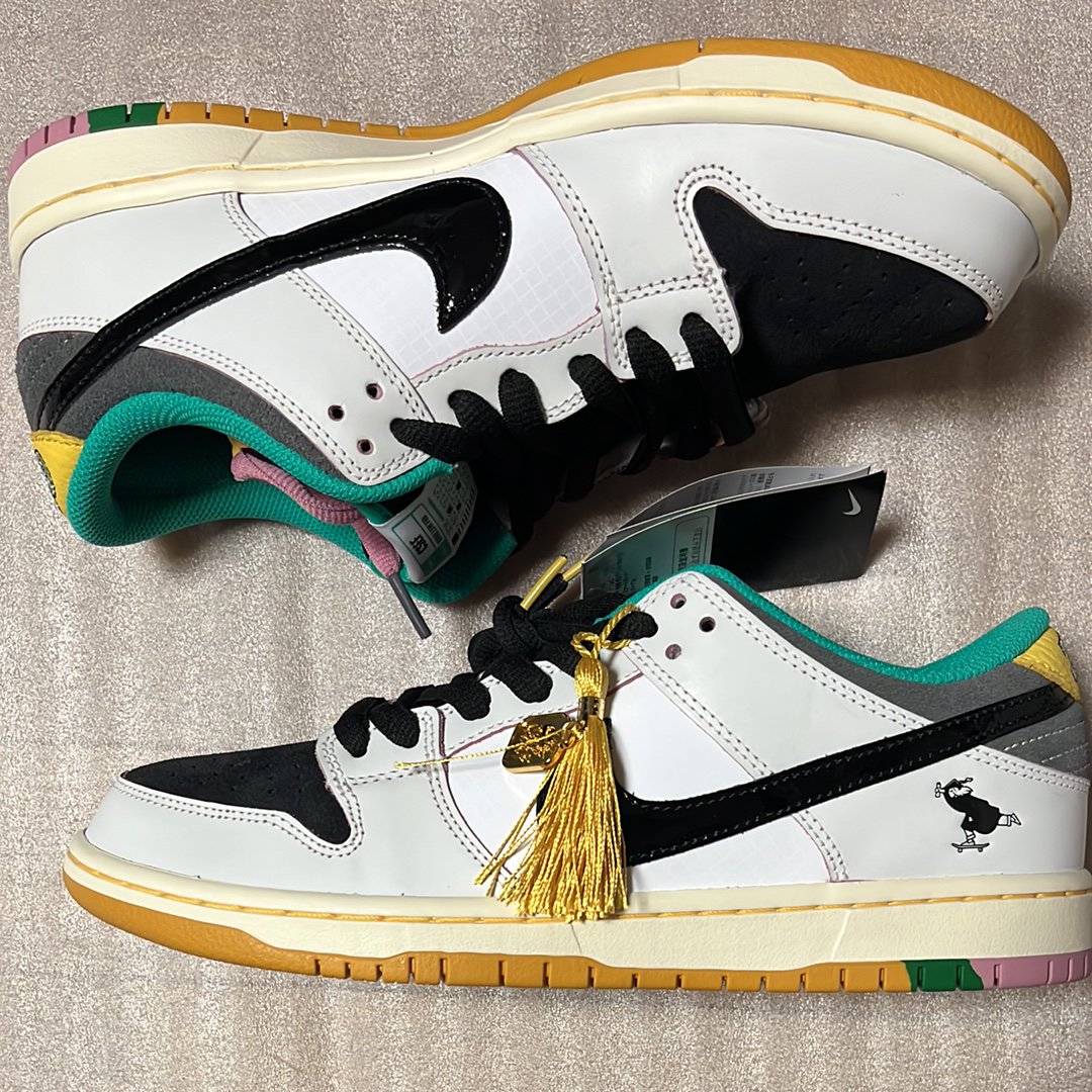 CSEF × Nike SB Dunk Low Pro QS "White and Black"