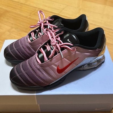 Forget-me-nots × Nike Women's Total 90 Shox Magia "Shy Pink"