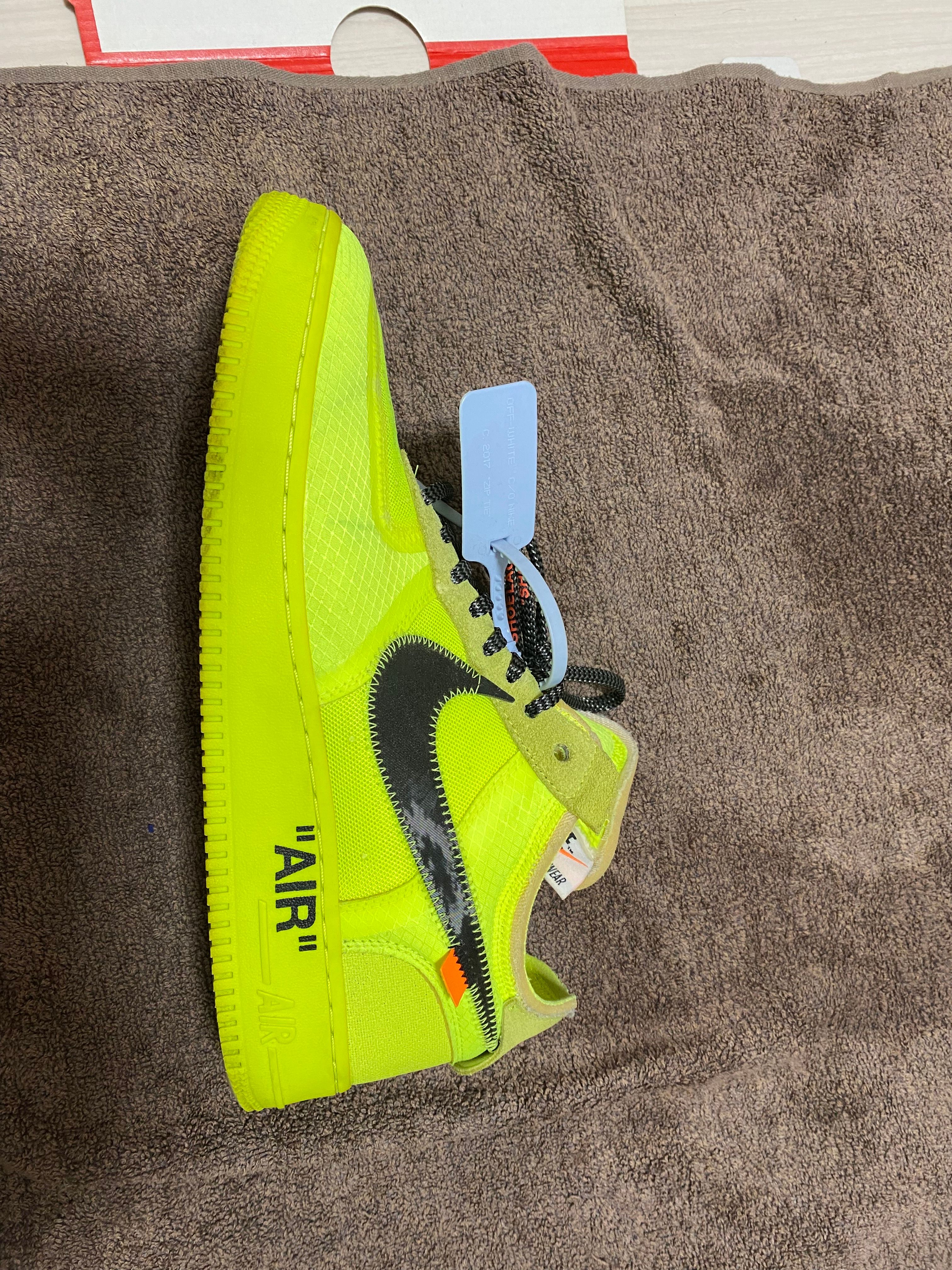 Off-White × Nike Air Force 1 Low "Volt"