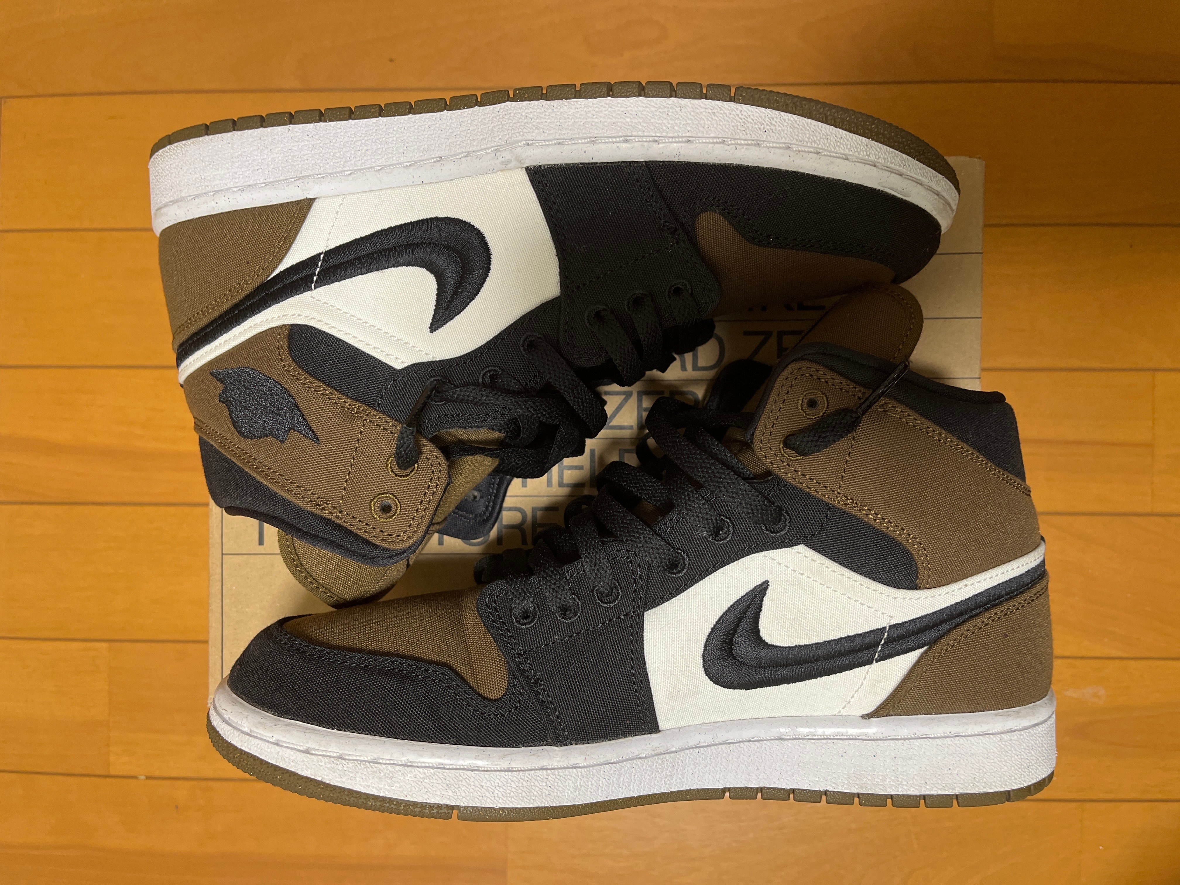 Nike Women's Air Jordan 1 Mid SE "Olive Toe"
