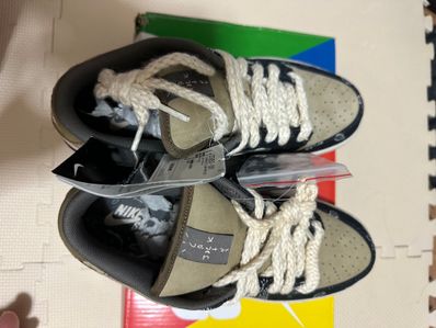 Travis Scott × Nike SB Dunk Low "Black/Parachute Beige"