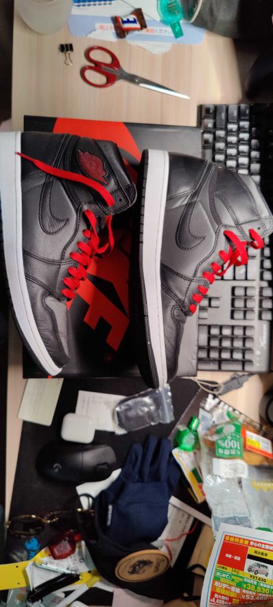 Nike Air Jordan 1 Retro High OG "Black/Metallic Silver/Gym Red"