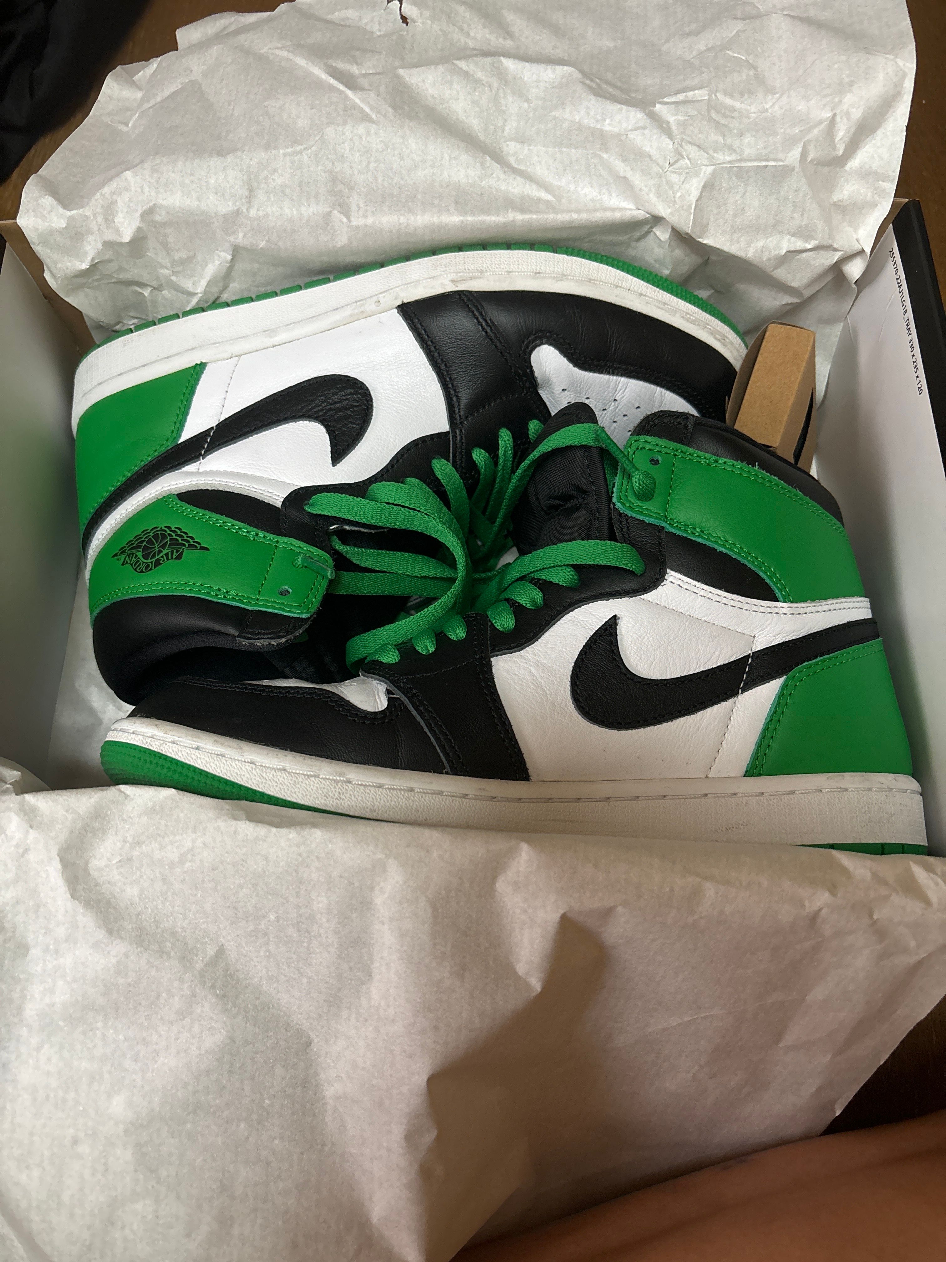 Nike Air Jordan 1 Retro High OG "Celtics/Black and Lucky Green" (2023)