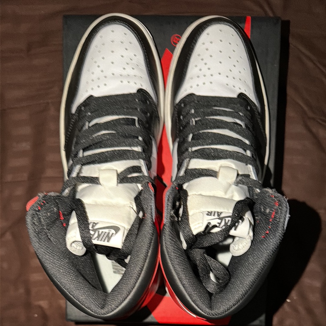 Nike Air Jordan 1 Retro High OG "Black Toe"