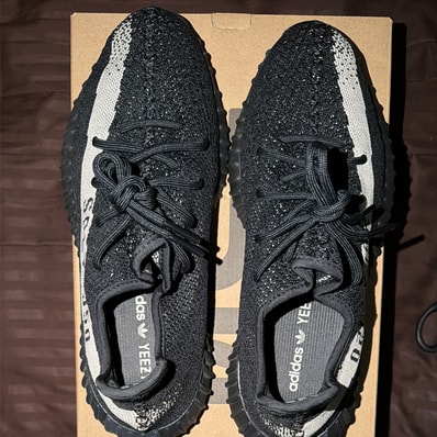 adidas YEEZY Boost 350 V2 "Oreo"