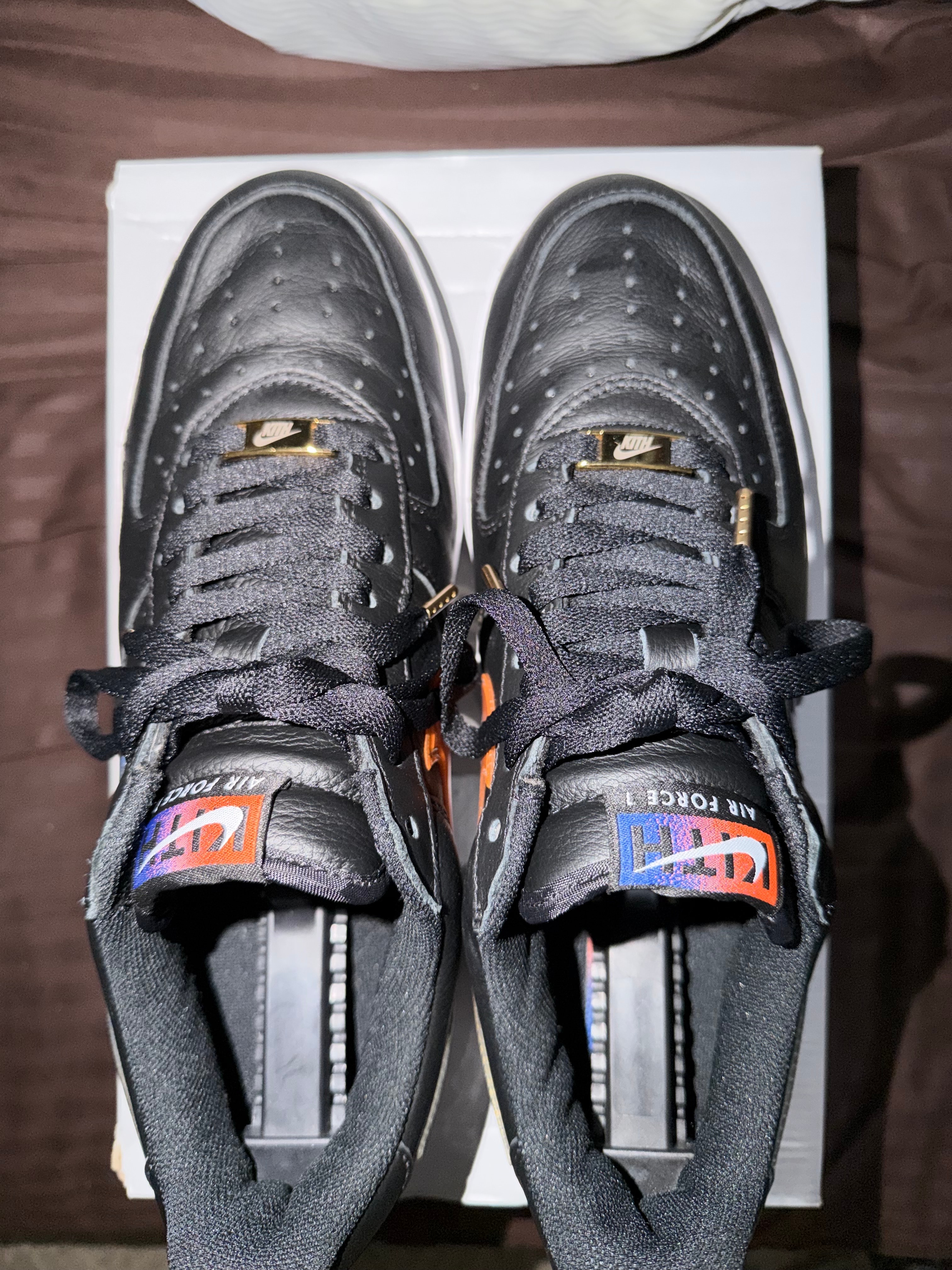 KITH × Nike Air Force 1 Low New York Knicks "Black/Brilliant Orange/Rush/Brilliant White"