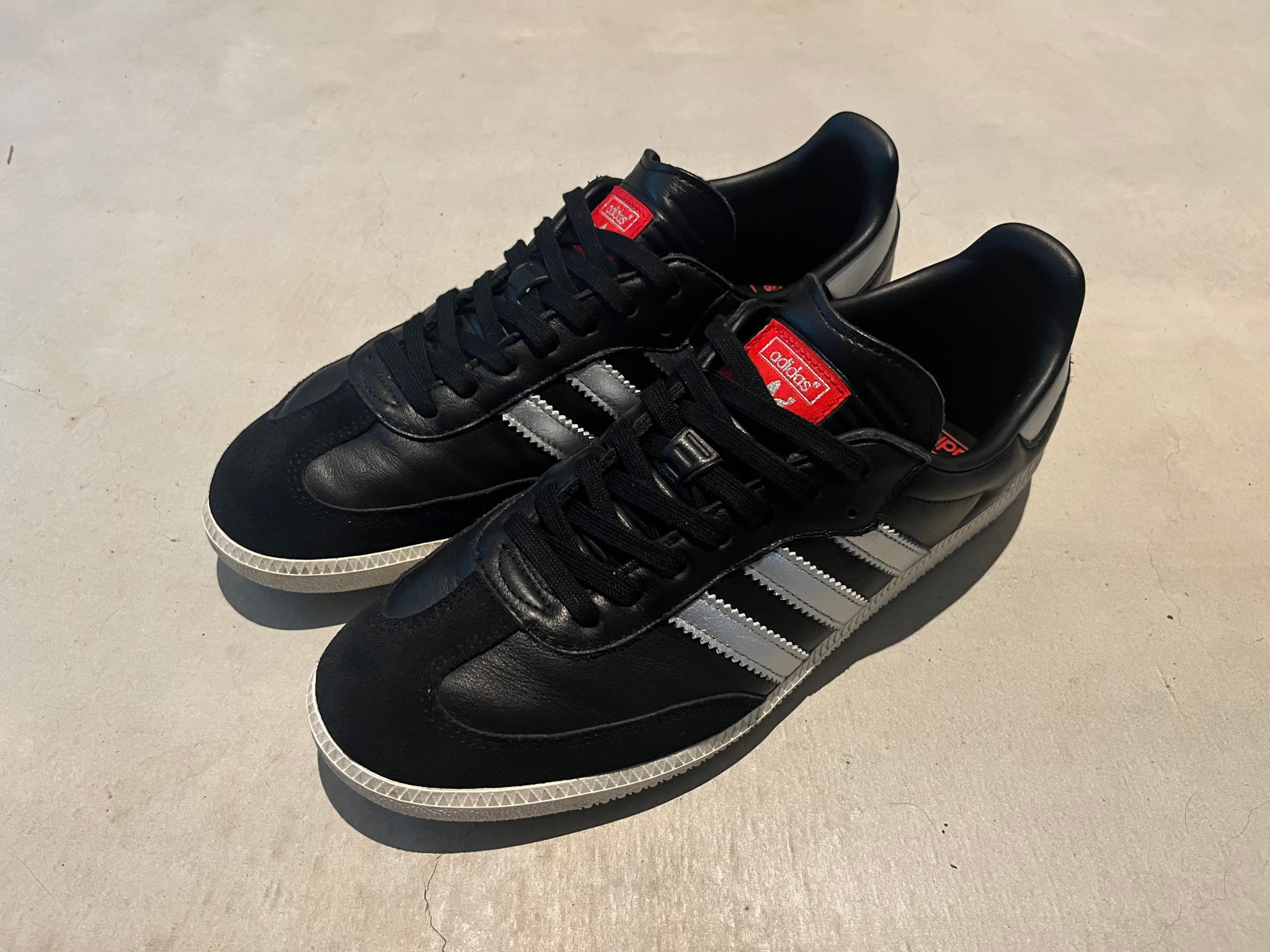 adidas Samba OG "Core Black/Silver Metallic/Off White"
