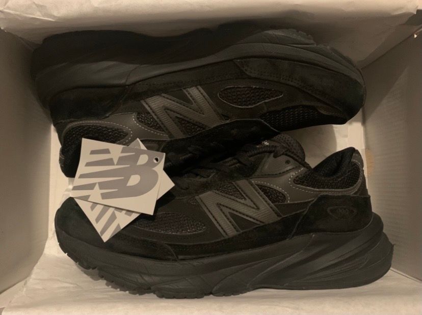 New Balance 990V6 "Triple Black"