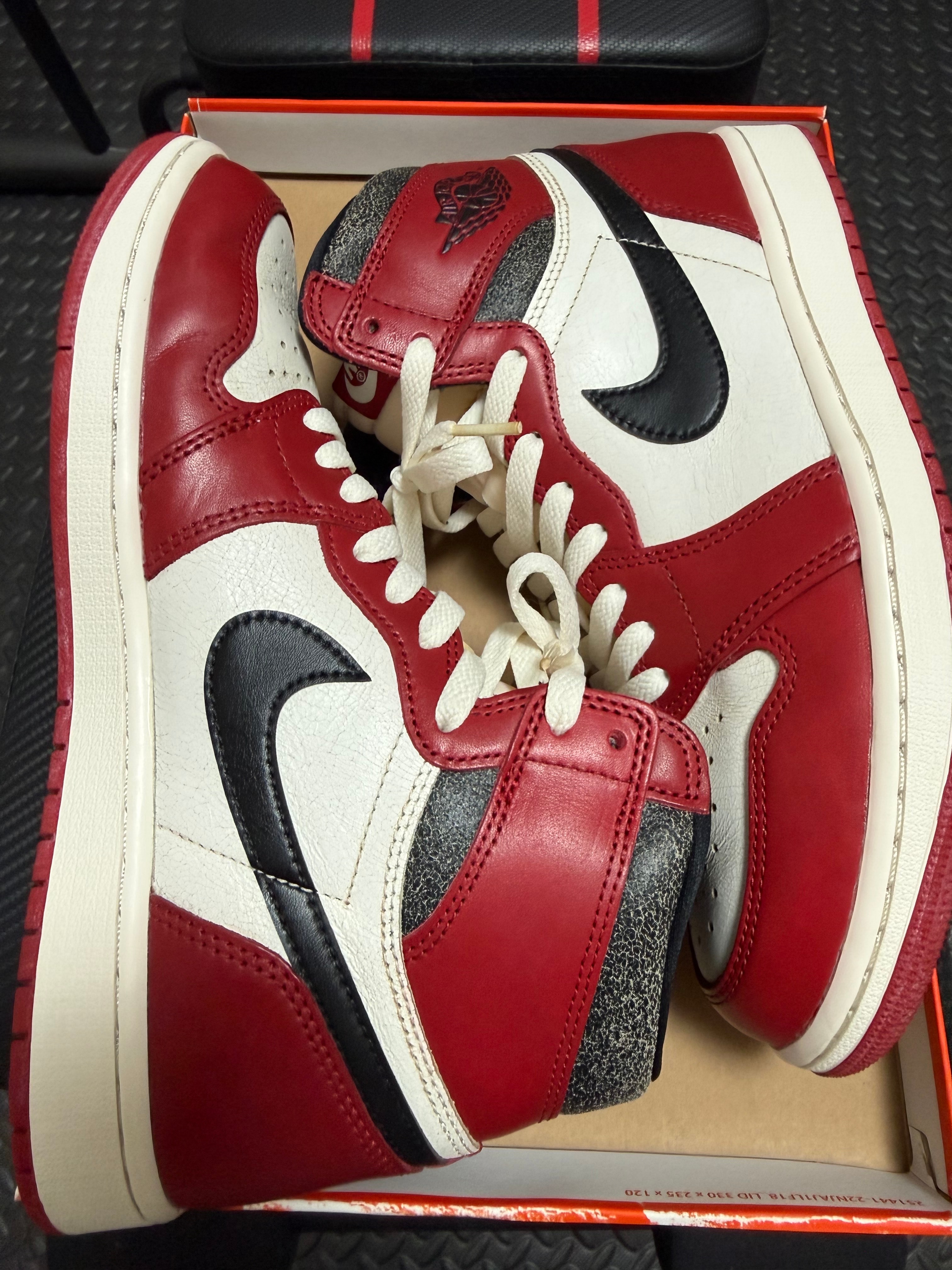 Nike Air Jordan 1 High OG "Lost & Found/Chicago"