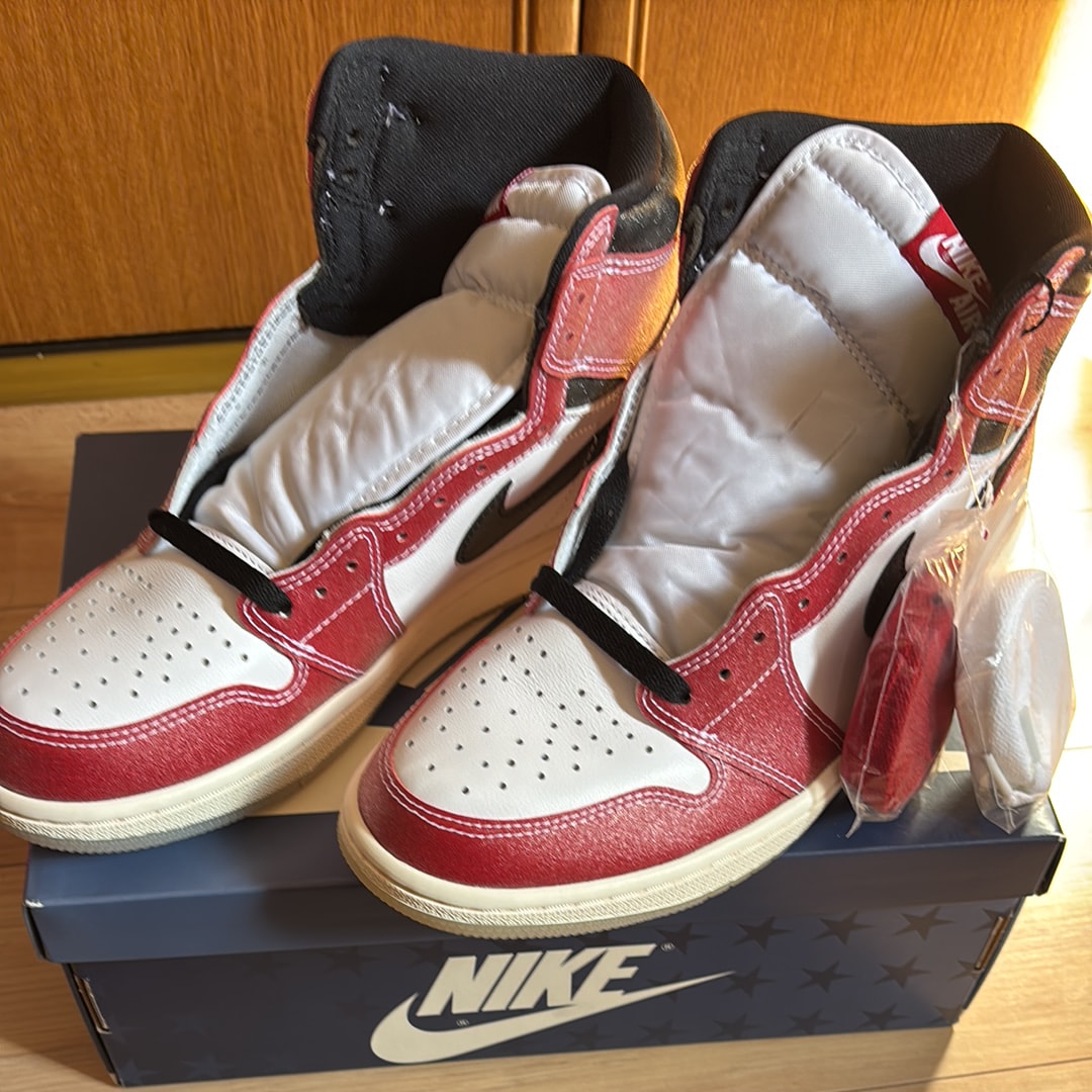 Trophy Room × Nike Air Jordan 1 Retro High "Chicago" (Friends and Family) (Blue Laces)