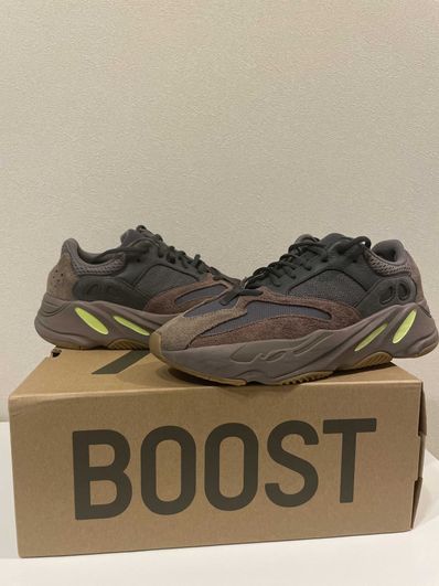 YEEZY BOOST 700 WAVE RUNNER DARK GREY