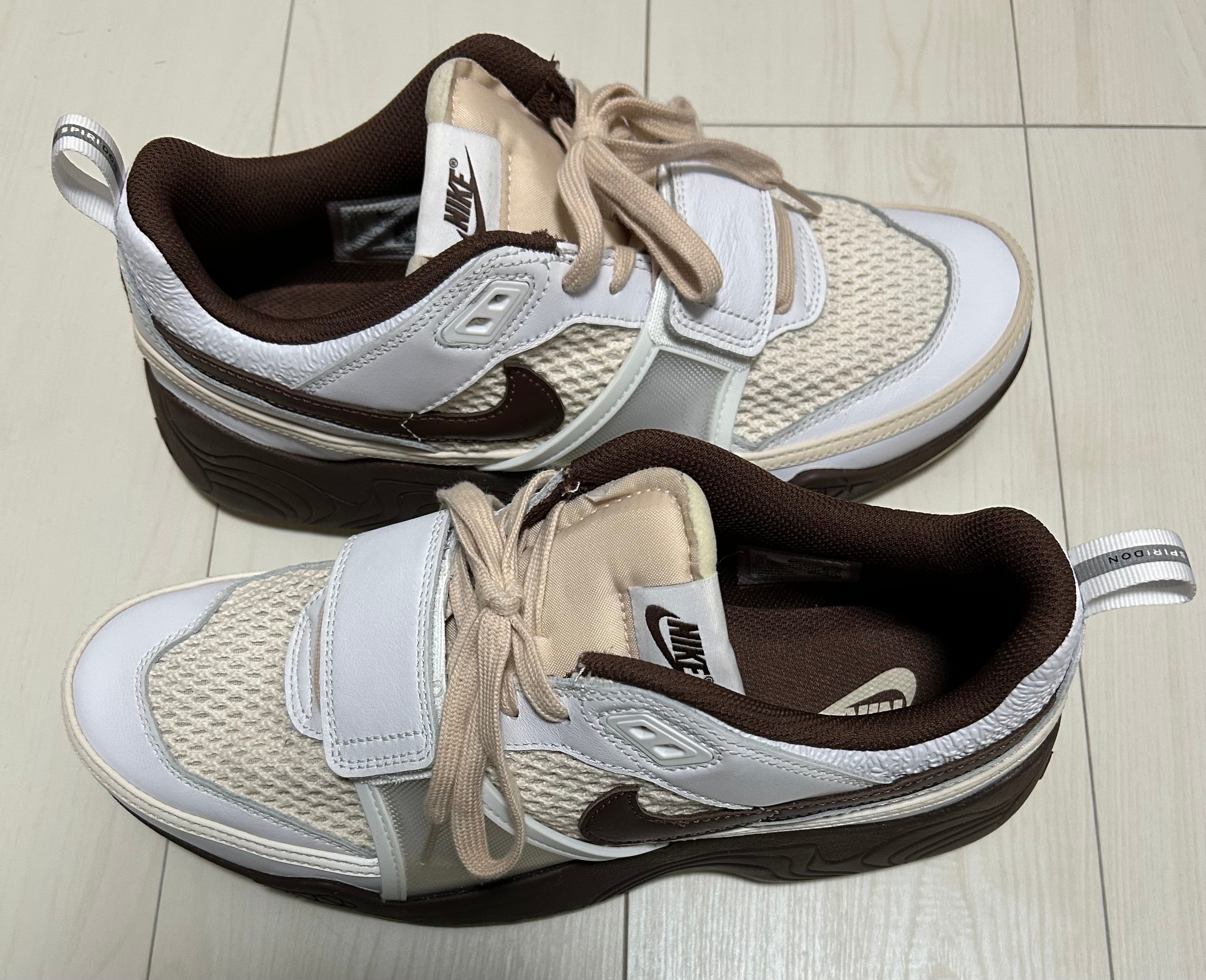 Travis Scott × Nike Zoom Field Jaxx "White and Light Chocolate"