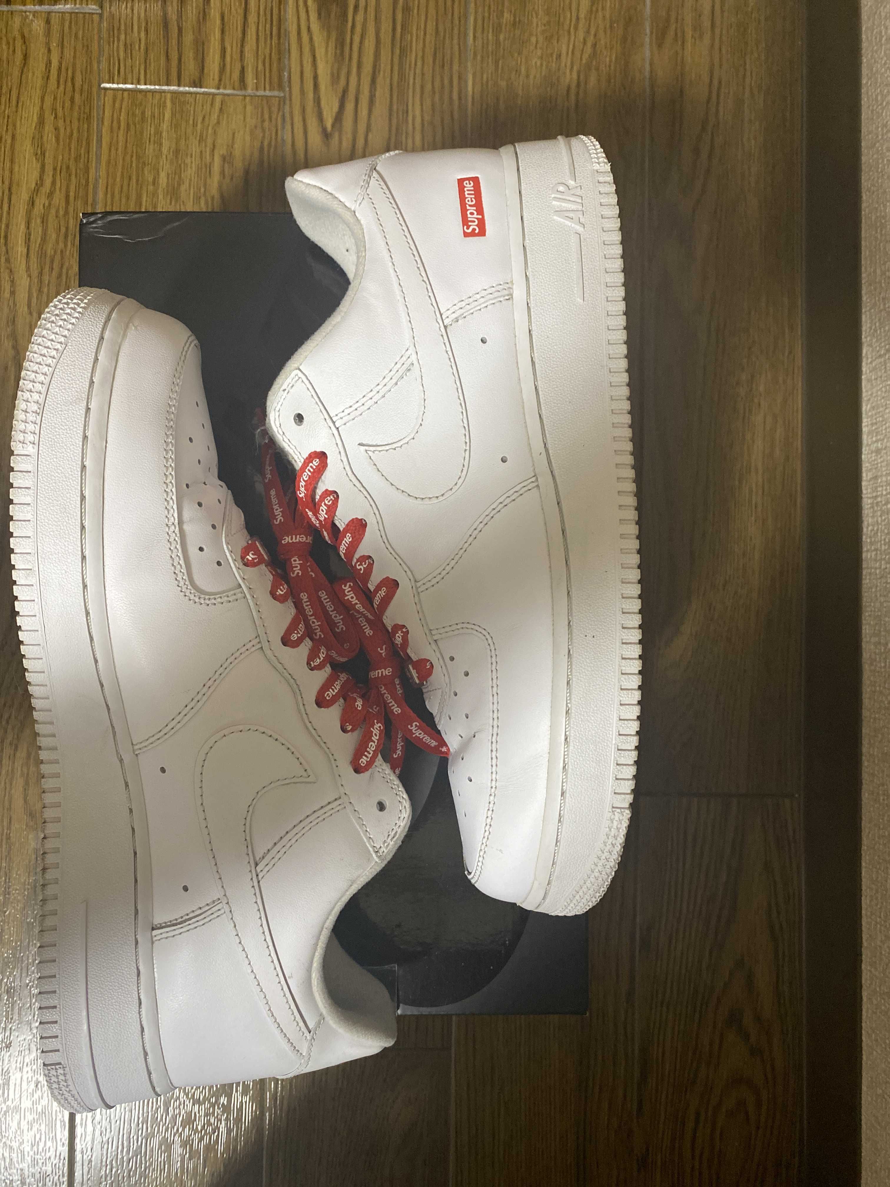 Supreme × Nike Air Force 1 Low "White"