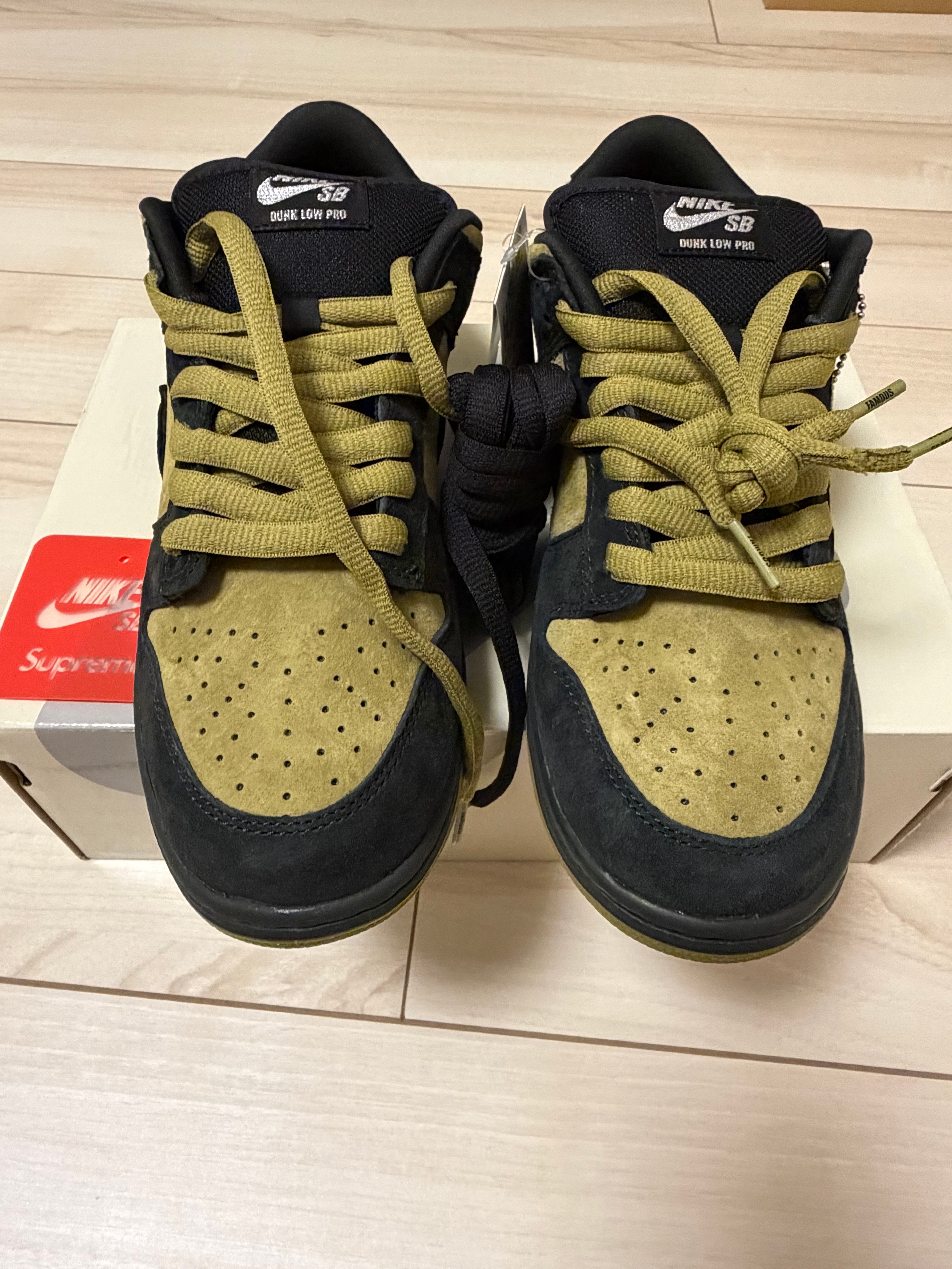 Supreme × Nike SB Dunk Low "Camper Green" (Asia Exclusive) (25FW Week2)