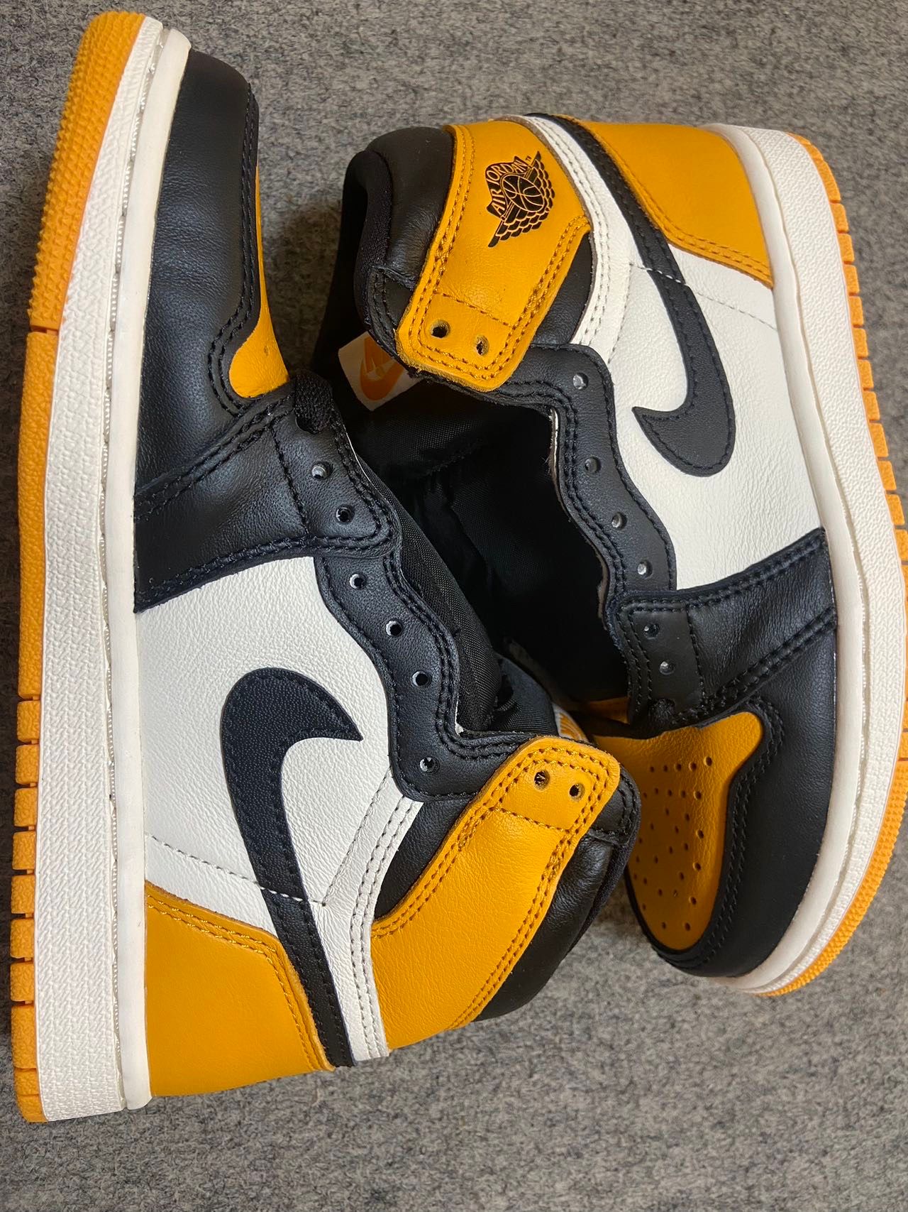 Nike Air Jordan 1 Retro High OG "Taxi"