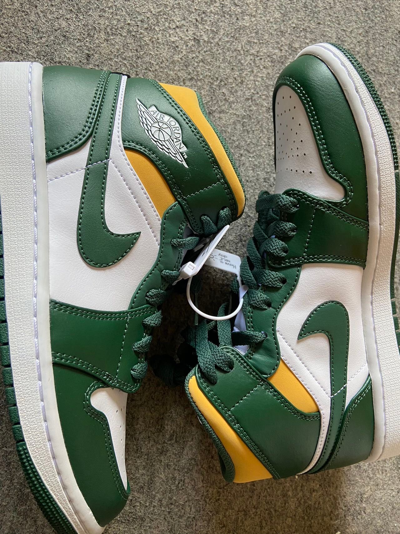 Nike Air Jordan 1 Mid "Seattle Supersonics"