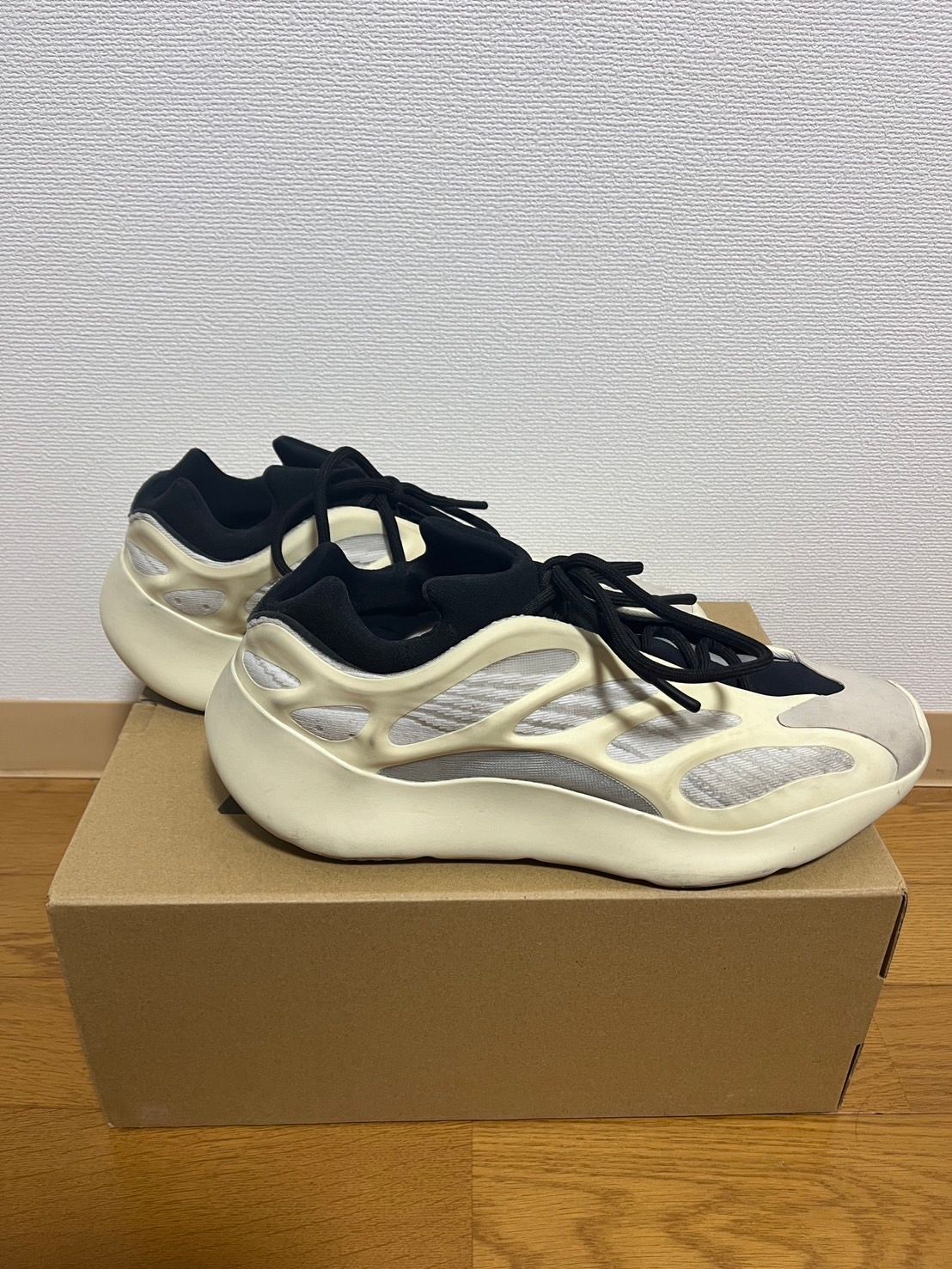 adidas YEEZY 700V3 "Azael"