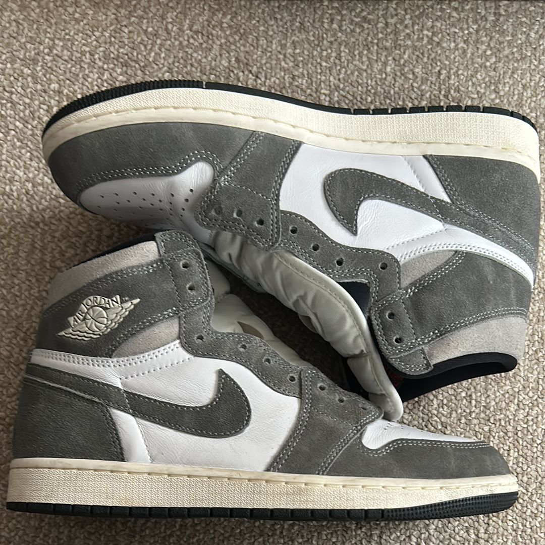 Nike Air Jordan 1 Retro High OG "Black and Smoke Grey"