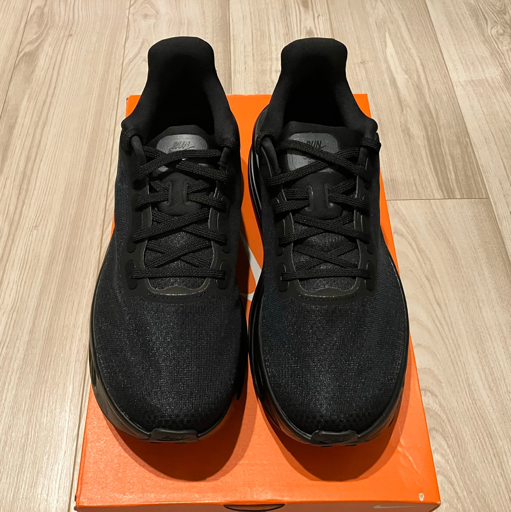 Nike Vomero Premium "Chrome Mini Swoosh/Black"