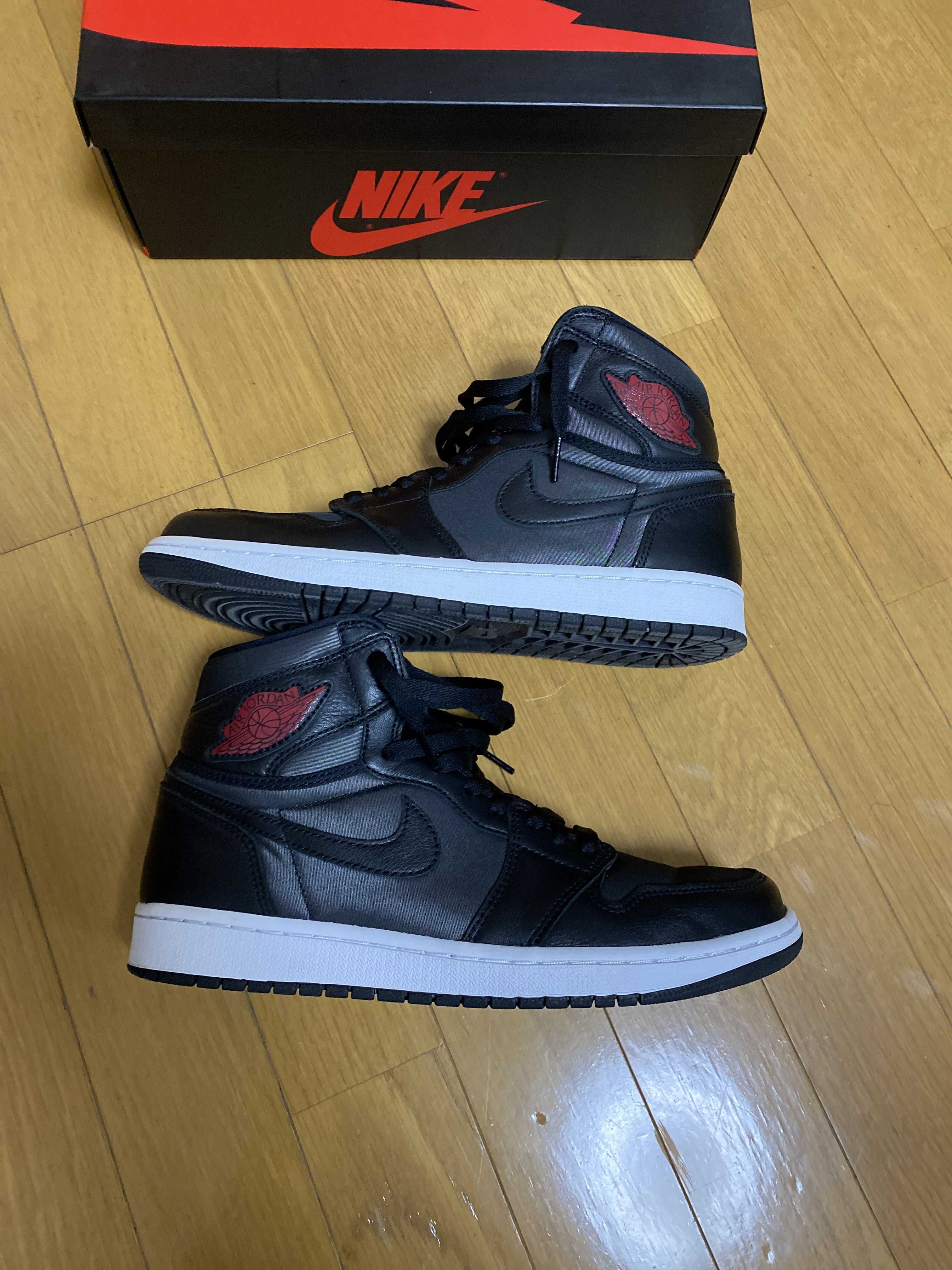 Nike Air Jordan 1 Retro High OG "Black/Metallic Silver/Gym Red"