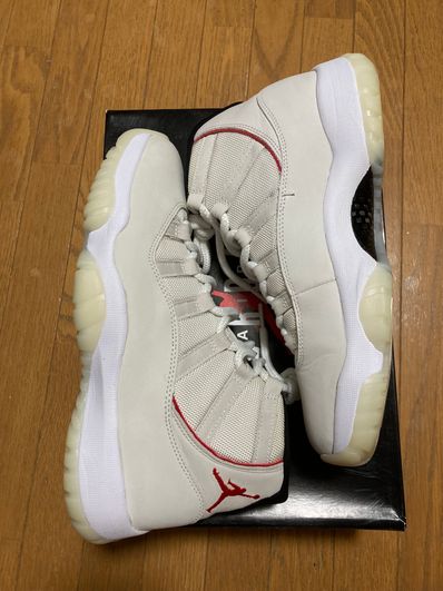 Retro jordan 2025 11 platinum tint