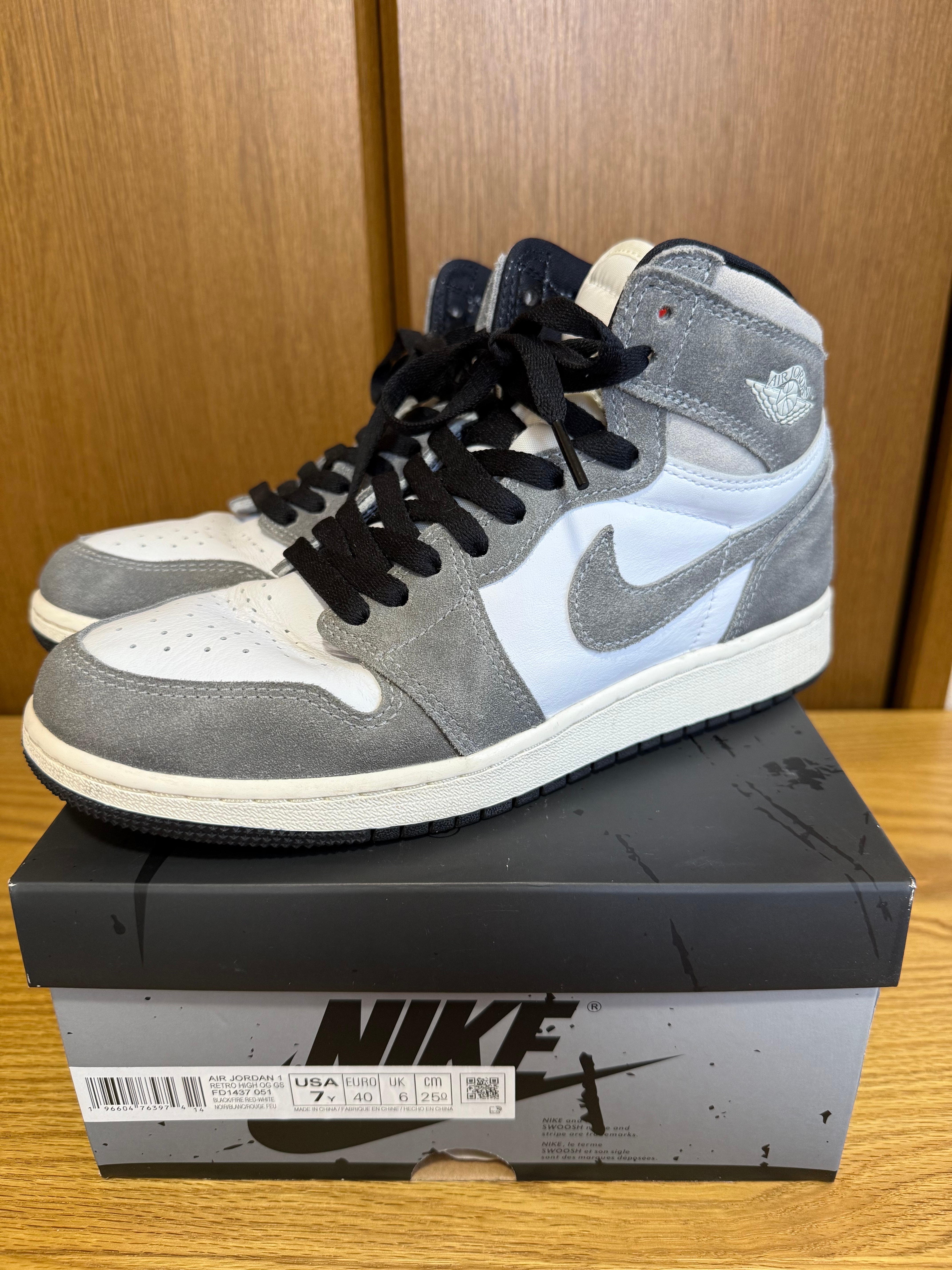 Nike GS Air Jordan 1 Retro High OG "Black and Smoke Grey"