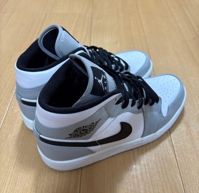 Nike Air Jordan 1 Mid "Light Smoke Grey/White/Black"