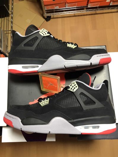 Nike Air Jordan 4 Retro "Black/Cement Grey/Fire Red" (2012)